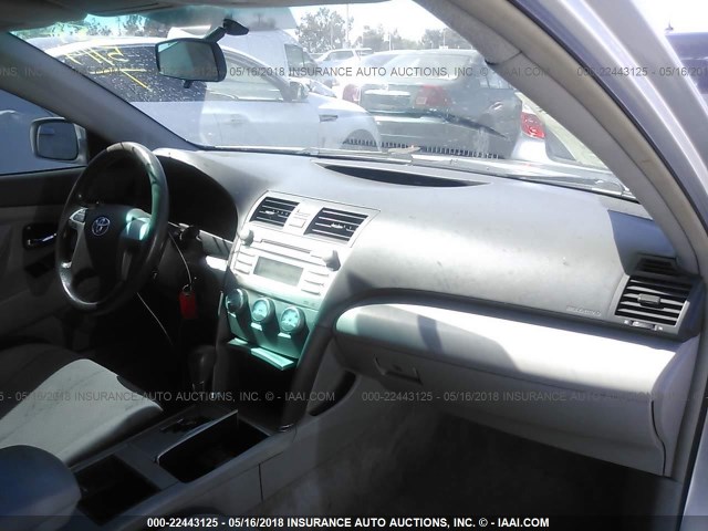 4T1BK46K97U023097 - 2007 TOYOTA CAMRY NEW GENERAT LE/XLE/SE SILVER photo 5