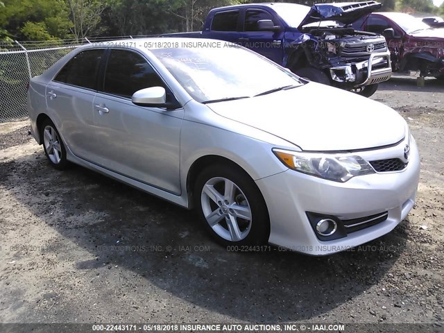 4T1BF1FK1CU176103 - 2012 TOYOTA CAMRY SE/LE/XLE 银色 照片 1