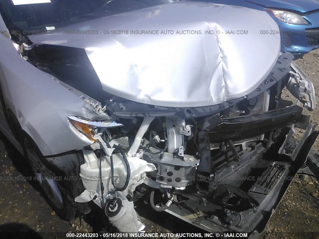 4T1BF1FKXCU027706 - 2012 TOYOTA CAMRY SE/LE/XLE ვერცხლისფერი ფოტო 6