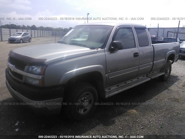 1GCHC29U53E357905 - 2003 CHEVROLET SILVERADO C2500 HEAVY DUTY GRAY photo 2