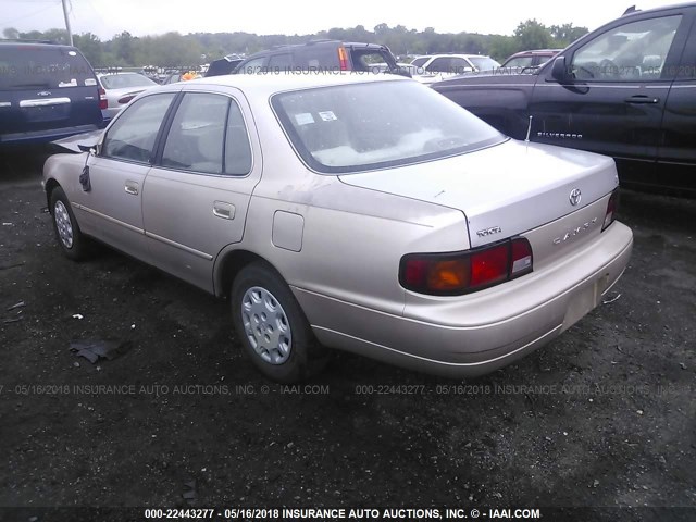 4T1BG12K6TU832461 - 1996 TOYOTA CAMRY DX/LE/XLE GOLD photo 3