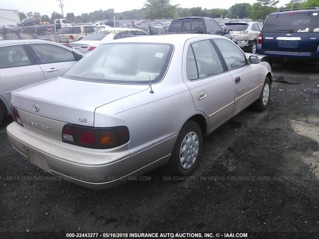 4T1BG12K6TU832461 - 1996 TOYOTA CAMRY DX/LE/XLE GOLD photo 4