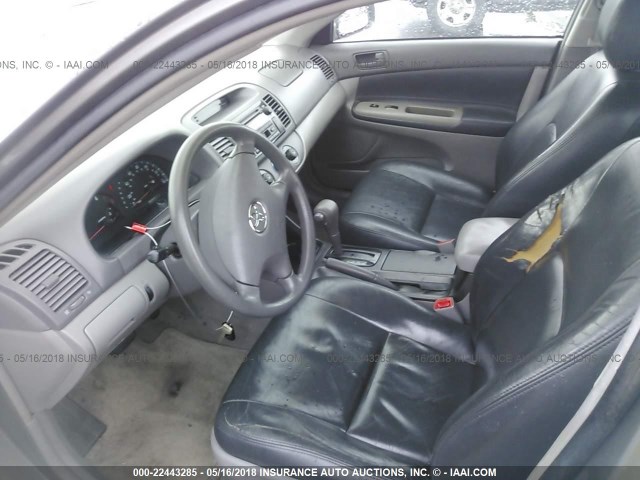 4T1BE32K74U904481 - 2004 TOYOTA CAMRY LE/XLE/SE GRAY photo 5