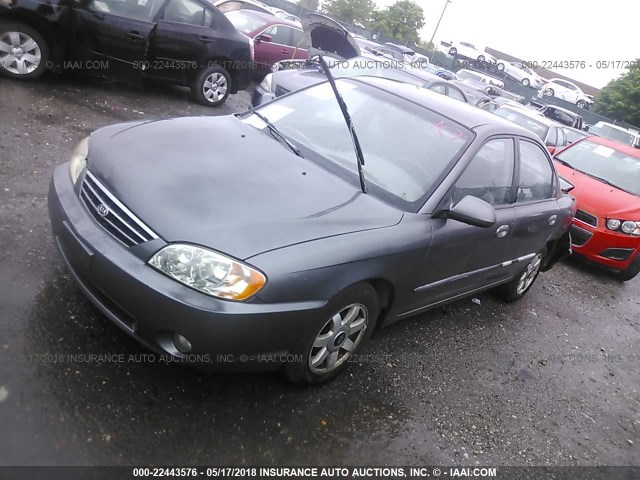 KNAFB121425115252 - 2002 KIA SPECTRA LS GRAY photo 2