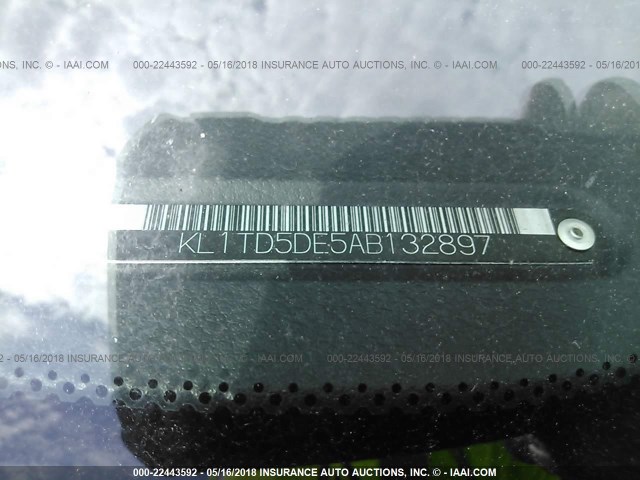 KL1TD5DE5AB132897 - 2010 CHEVROLET AVEO LS/LT 银色 照片 9