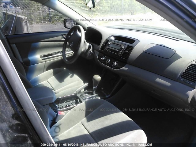 4T1BE32K35U956448 - 2005 TOYOTA CAMRY LE/XLE/SE GRAY photo 5