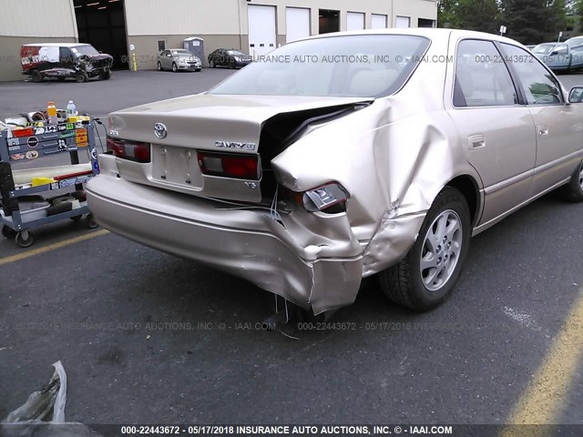 JT2BF28KXX0209578 - 1999 TOYOTA CAMRY LE/XLE GOLD photo 6