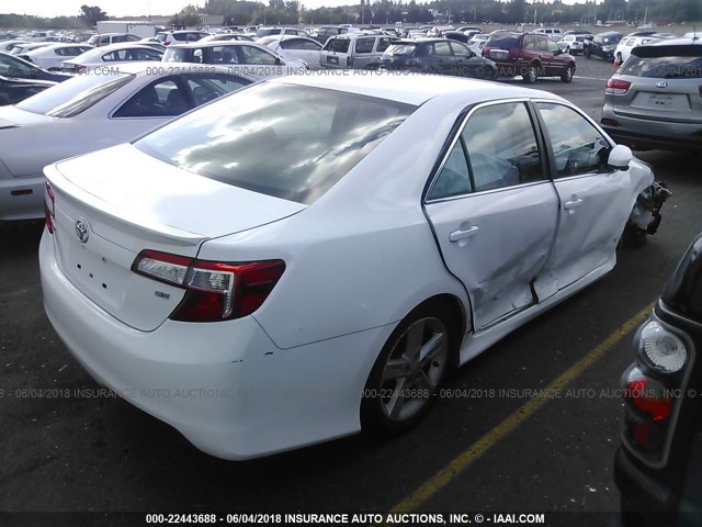 4T1BF1FK1EU386820 - 2014 TOYOTA CAMRY L/SE/LE/XLE თეთრი ფოტო 4