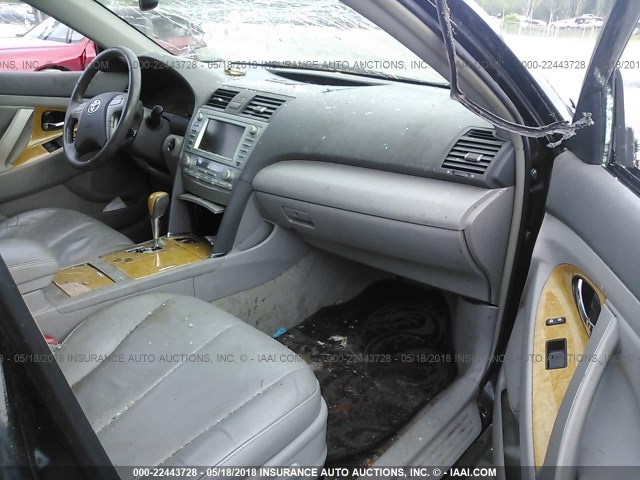 4T1BK46K57U041936 - 2007 TOYOTA CAMRY NEW GENERAT LE/XLE/SE BLACK photo 5
