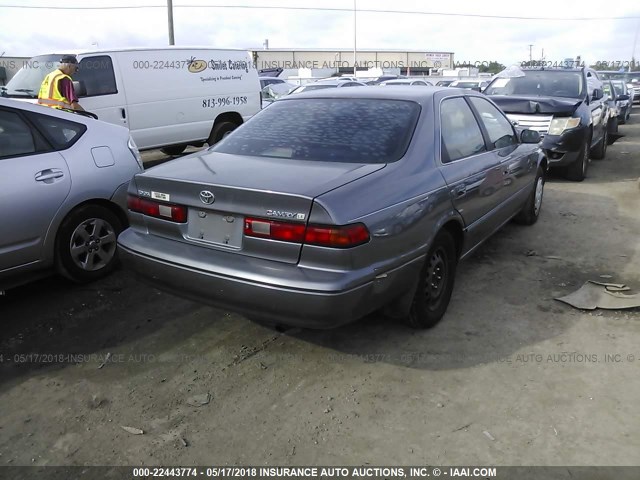 JT2BG22K4W0253807 - 1998 TOYOTA CAMRY CE/LE/XLE 灰色 照片 4