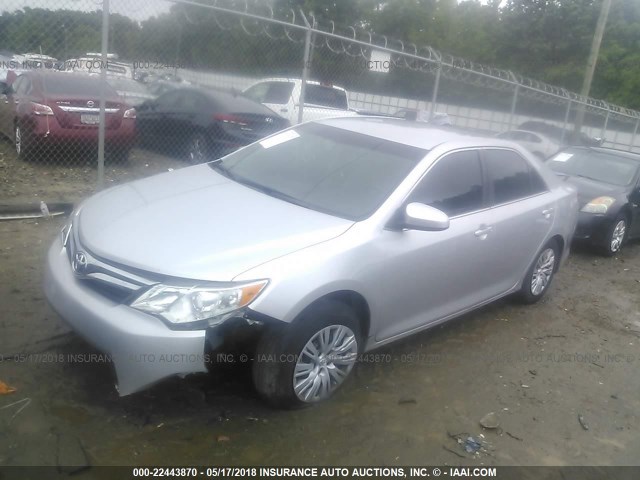 4T4BF1FK9DR280295 - 2013 TOYOTA CAMRY L/SE/LE/XLE SILVER photo 2