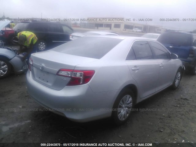 4T4BF1FK9DR280295 - 2013 TOYOTA CAMRY L/SE/LE/XLE 银色 照片 4