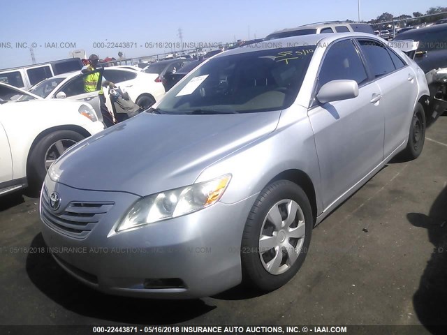 4T1BK46KX7U547908 - 2007 TOYOTA CAMRY NEW GENERAT LE/XLE/SE SILVER photo 2