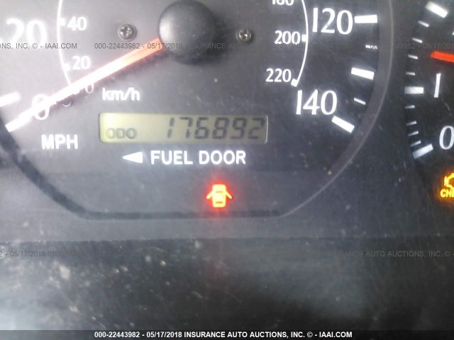 2T1CF28PX2C591715 - 2002 TOYOTA CAMRY SOLARA SE/SLE ლურჯი ფოტო 7