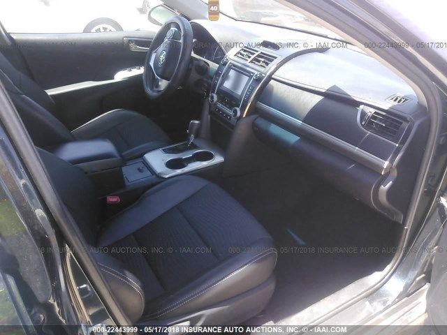 4T1BF1FK7CU072845 - 2012 TOYOTA CAMRY SE/LE/XLE BLACK photo 5