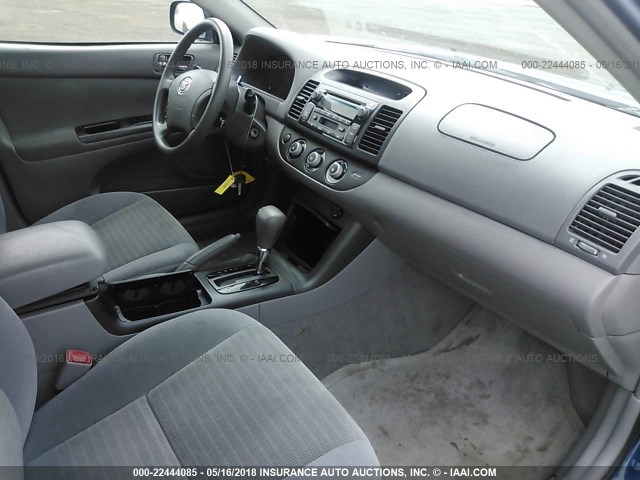 4T1BF32KX6U115208 - 2006 TOYOTA CAMRY LE/XLE/SE ლურჯი ფოტო 5