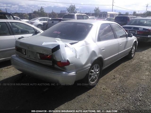 JT2BF28K2Y0259487 - 2000 TOYOTA CAMRY LE/XLE SILVER photo 4