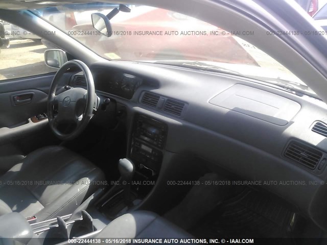 JT2BF28K2Y0259487 - 2000 TOYOTA CAMRY LE/XLE SILVER photo 5