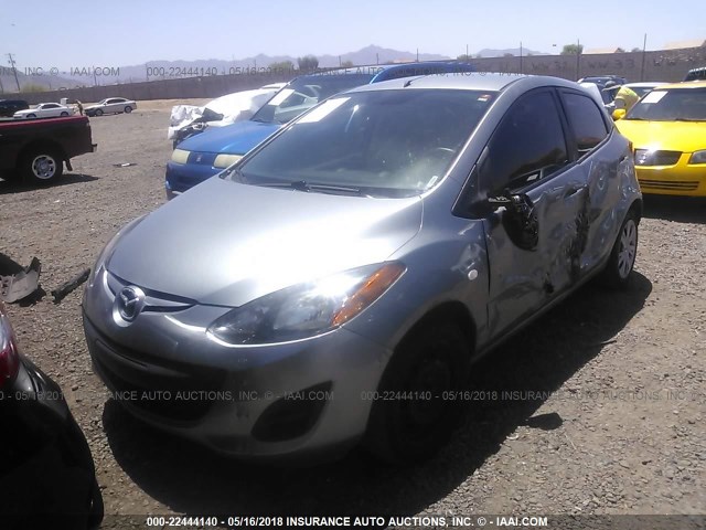 JM1DE1KZ7D0170706 - 2013 MAZDA MAZDA2 SILVER photo 2