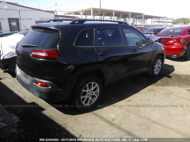 1C4PJMCB8GW214449 - 2016 JEEP CHEROKEE LATITUDE BLACK photo 4