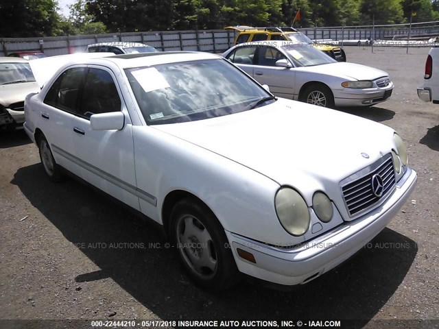 WDBJF72F0VA348636 - 1997 MERCEDES-BENZ E 420 WHITE photo 1