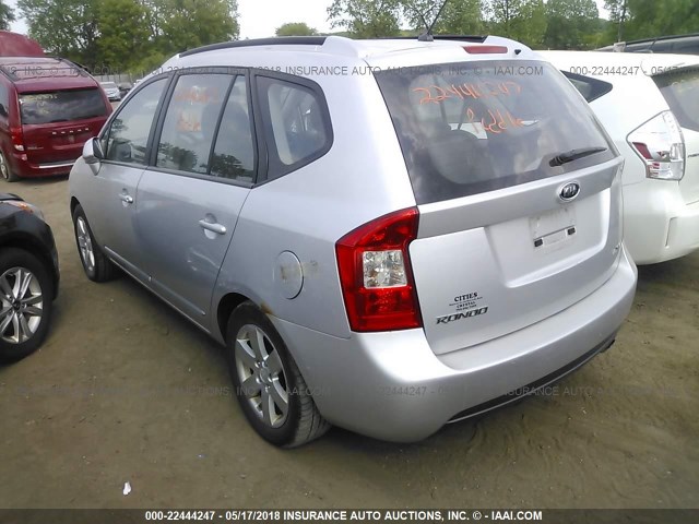 KNAFG526177110445 - 2007 KIA RONDO LX/EX SILVER photo 3