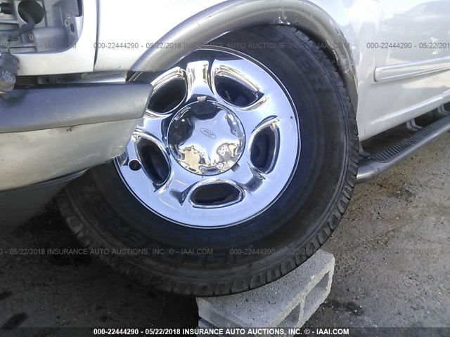 1FMPU16L1YLC18335 - 2000 FORD EXPEDITION XLT SILVER photo 6