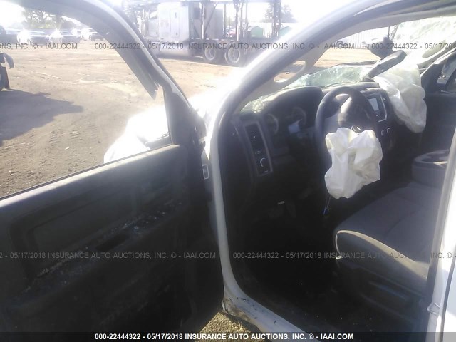 3C63RRGL9FG613205 - 2015 RAM 3500 WHITE photo 5