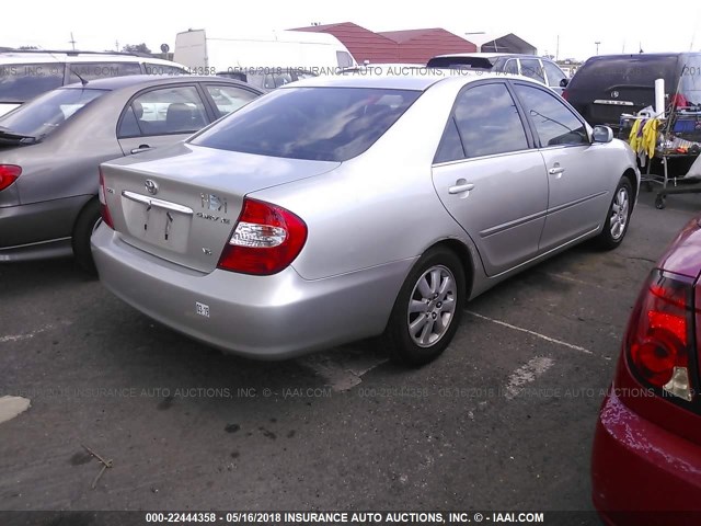 JTDBF30K920030160 - 2002 TOYOTA CAMRY LE/XLE/SE GRAY photo 4