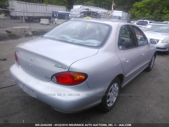 KMHJF35F7YU995040 - 2000 HYUNDAI ELANTRA GLS SILVER photo 4