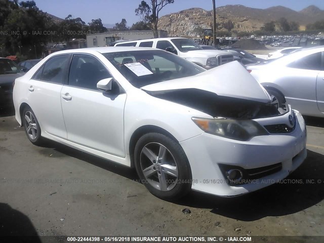 4T1BF1FK8CU538590 - 2012 TOYOTA CAMRY SE/LE/XLE WHITE photo 1