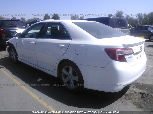 4T1BF1FK8CU538590 - 2012 TOYOTA CAMRY SE/LE/XLE WHITE photo 3