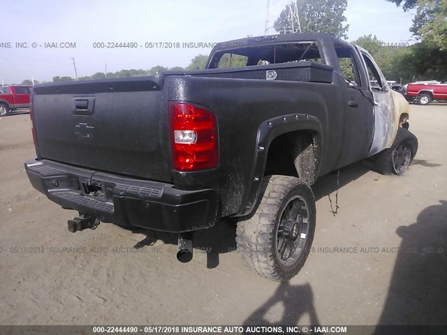 1GCHK23677F511169 - 2007 CHEVROLET SILVERADO K2500 HEAVY DUTY BLACK photo 4