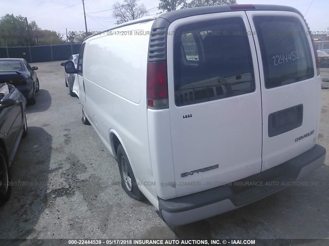 1GCEG15M621157516 - 2002 CHEVROLET EXPRESS G1500  WHITE photo 3