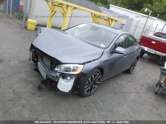 YV140MTL7H2428012 - 2017 VOLVO S60 DYNAMIC GRAY photo 2