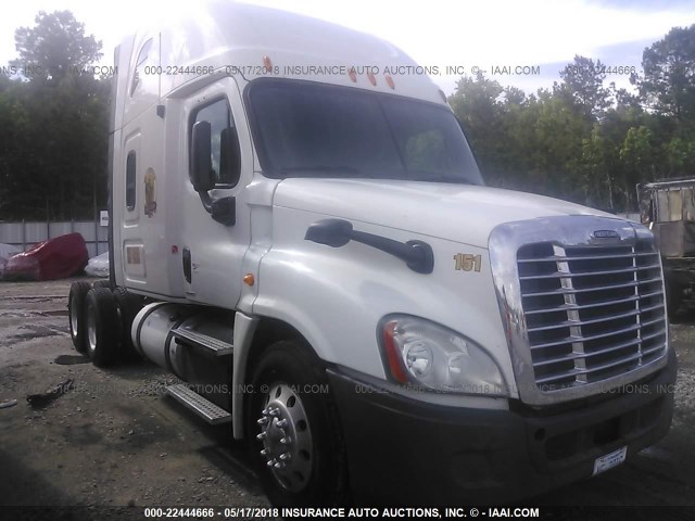 1FUJGLDR7CSBP7966 - 2012 FREIGHTLINER CASCADIA 125  WHITE photo 1