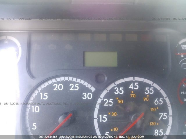 1FUJGLDR7CSBP7966 - 2012 FREIGHTLINER CASCADIA 125  WHITE photo 6