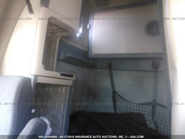 1FUJGLDR7CSBP7966 - 2012 FREIGHTLINER CASCADIA 125  WHITE photo 7