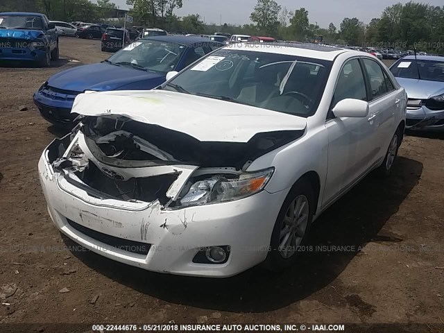 4T1BF3EK2AU541396 - 2010 TOYOTA CAMRY SE/LE/XLE WHITE photo 2