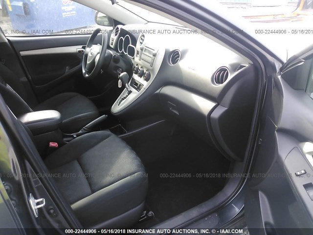 2T1KU40E39C171084 - 2009 TOYOTA COROLLA MATRIX  GRAY photo 5