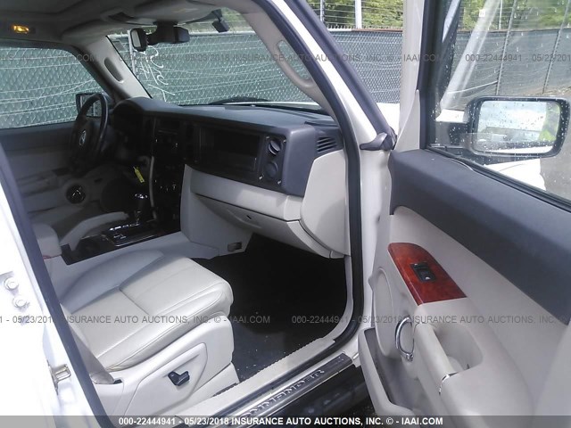 1J8HG58286C145708 - 2006 JEEP COMMANDER LIMITED WHITE photo 5