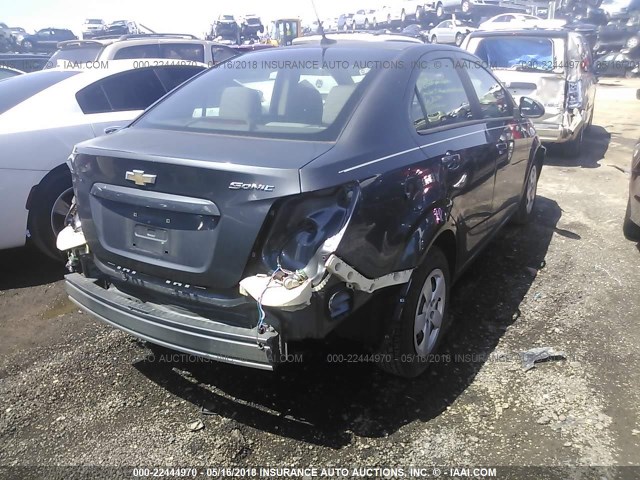 1G1JA5SH1D4131494 - 2013 CHEVROLET SONIC LS 灰色 照片 4