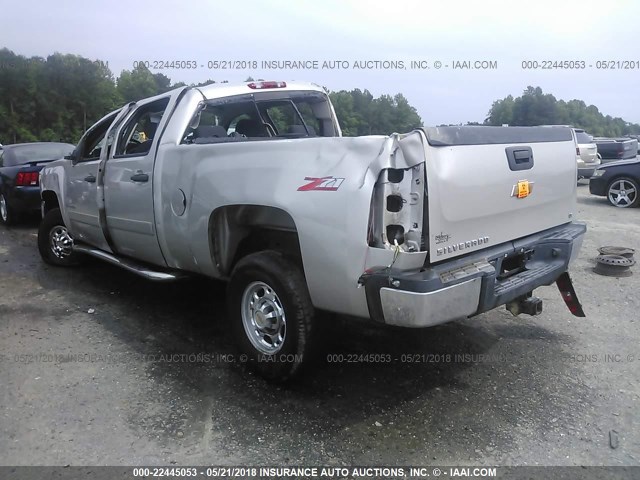 1GCHC23KX7F561509 - 2007 CHEVROLET SILVERADO C2500 HEAVY DUTY SILVER photo 3