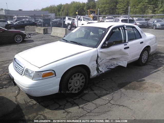 2FAFP73W05X140031 - 2005 FORD CROWN VICTORIA  WHITE photo 2