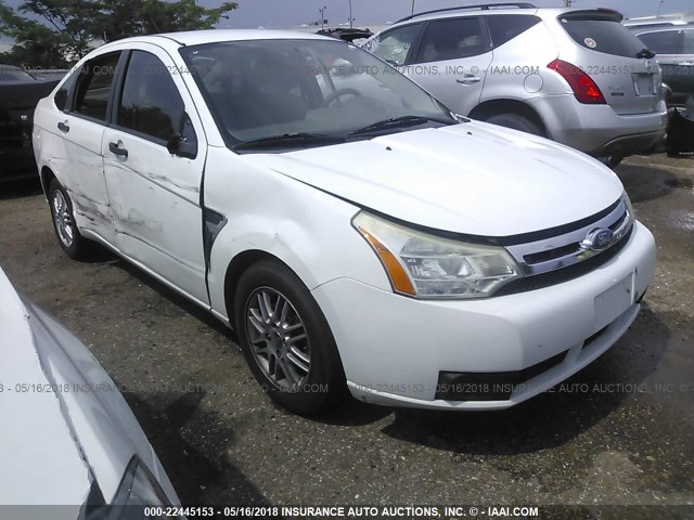 1FAHP35N48W165469 - 2008 FORD FOCUS SE/SEL/SES WHITE photo 1