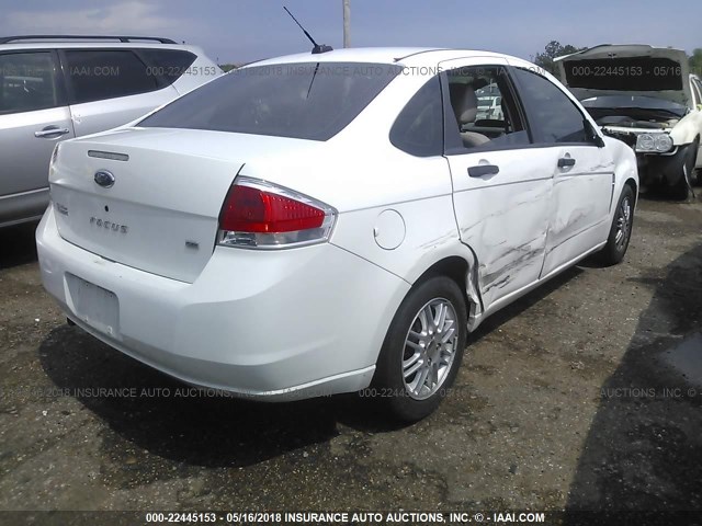 1FAHP35N48W165469 - 2008 FORD FOCUS SE/SEL/SES WHITE photo 4