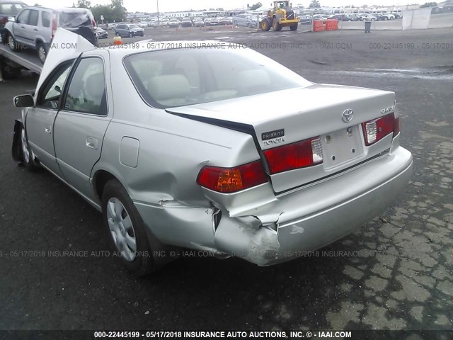 4T1BG22K11U065024 - 2001 TOYOTA CAMRY CE/LE/XLE 银色 照片 3