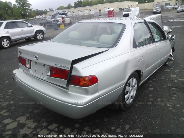 4T1BG22K11U065024 - 2001 TOYOTA CAMRY CE/LE/XLE 银色 照片 4
