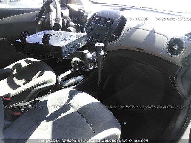 1G1JA6SH9E4186573 - 2014 CHEVROLET SONIC LS 白色 照片 5