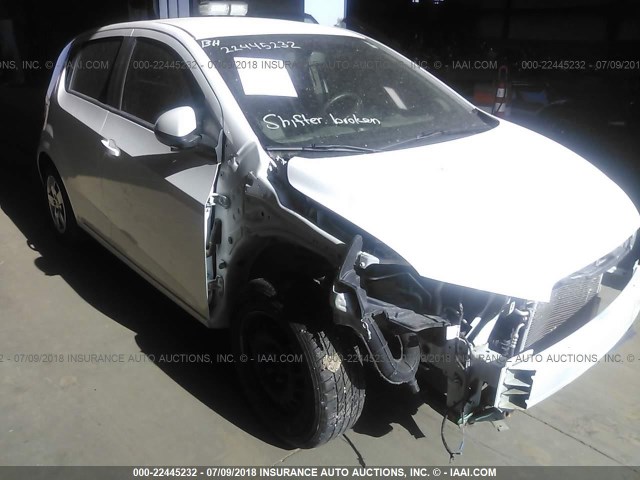 1G1JA6SH9E4186573 - 2014 CHEVROLET SONIC LS 白色 照片 6